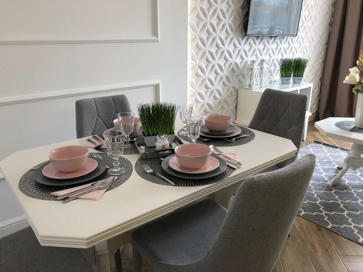 Family & Business Elegant Apartments Ul Warszawska - 2 Bedroom, Balcony, Parking Kielce Buitenkant foto
