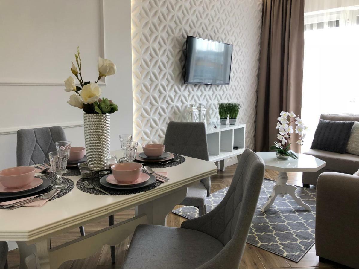 Family & Business Elegant Apartments Ul Warszawska - 2 Bedroom, Balcony, Parking Kielce Buitenkant foto