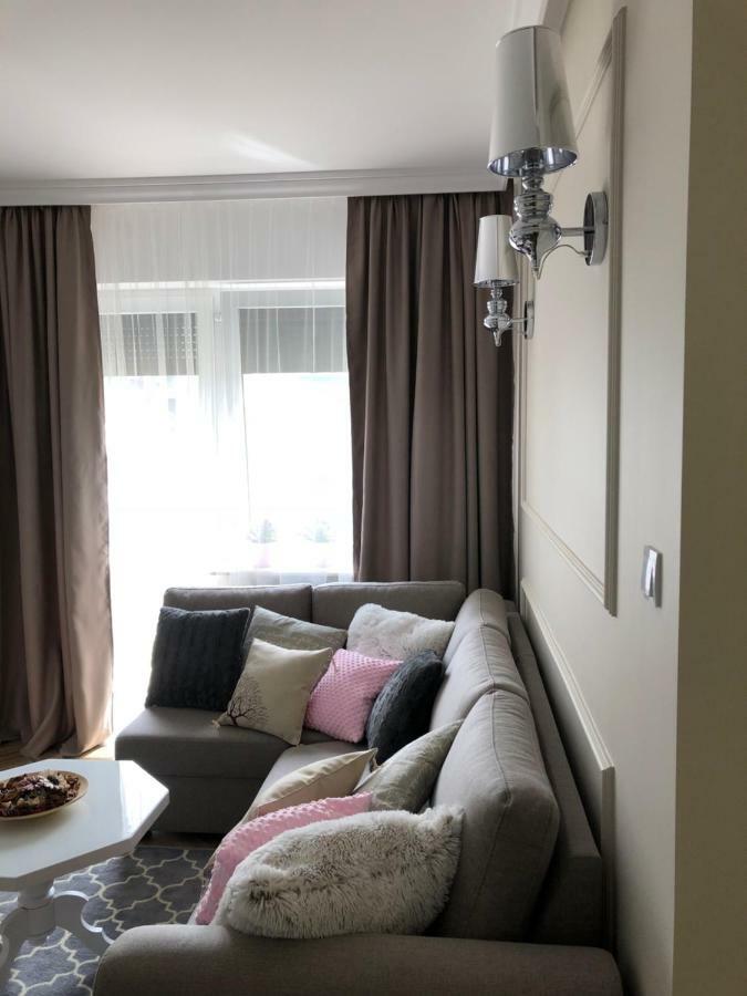 Family & Business Elegant Apartments Ul Warszawska - 2 Bedroom, Balcony, Parking Kielce Buitenkant foto