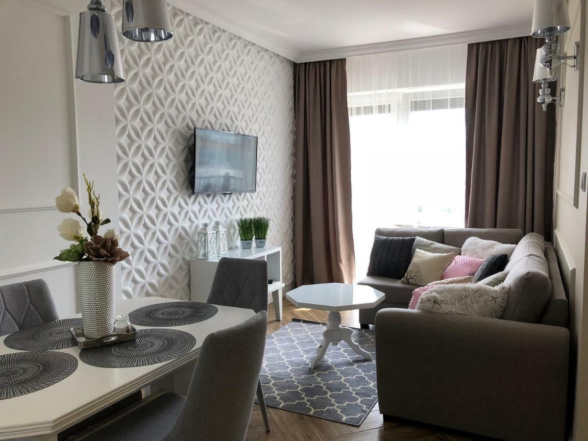 Family & Business Elegant Apartments Ul Warszawska - 2 Bedroom, Balcony, Parking Kielce Buitenkant foto